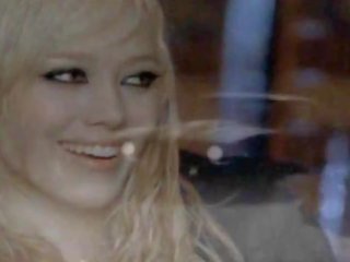 Hilary duff קאמינג hilary duff sings היא הוא קאמינג