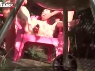 Ini magnificent nenek tukang masak sehingga yang bbq manakala mereka fuck mereka